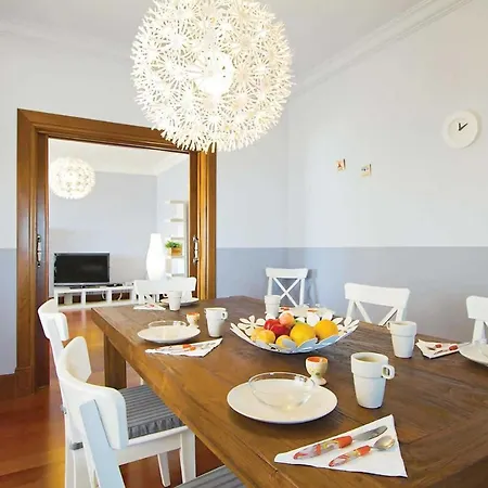 Plum Guide - Yacht Club Fantasy Apartment